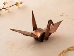 屋根板金職人が作る 銅の折り鶴【一点物】 銅製 折り鶴 オブジェ 縁起物 屋根板金職人が作る 銅の折り鶴【一点物】 銅製 折り鶴 オブジェ
