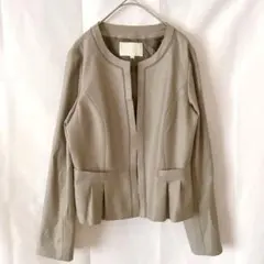 NATURAL BEAUTY ノーカラージャケット 38サイズ グレージュ