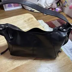 黒 ショルダーバッグ