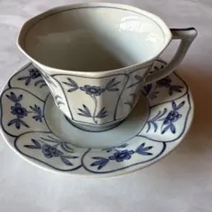 たち吉　ノリタケ　八角形の青い花柄カップと同柄の丸いソーサー　１客