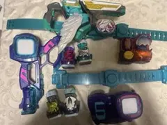 仮面ライダーリバイス　五十嵐一輝　バイス　アクリルスタンド　セット　前田拳太郎 Amazon.co.jp: 前田拳太郎 仮面ライダーリバイス 五十嵐一輝 アクリル