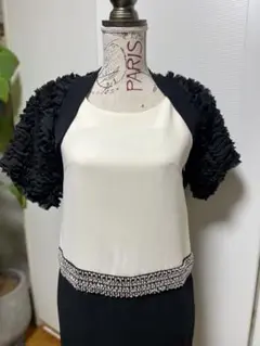 華やかさと上品さをプラスする一枚【Vanilla couture 】フリルボレロ