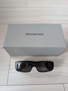 BALENCIAGA サングラス ブラック ゴールド金具BB0096Sのサムネイル