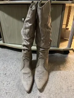 ベージュ ウエスタンブーツ刺繍ブーツ 中ヒール