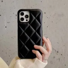 iPhone17 ケース　ブラック　キルト風　フェイクレザー　新品　キルティング