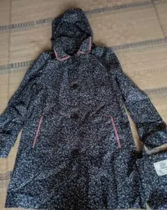 フローラルプリント撥水加工　レインコート フリーサイズ　9〜11号　収納袋付き