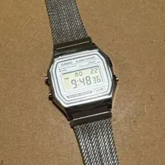 カシオ デジタル腕時計 （新品）海外モデル レトロデザイン シルバー