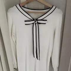 ホワイトリボン付き長袖ワンピース
