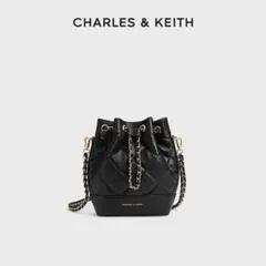 【美品】 CHARLES & KEITH キルティング 巾着 ショルダーバッグ