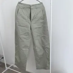 ユニクロ　ワイドフィットカーブパンツ　薄いグリーン　w61 レディース