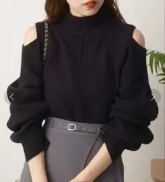 Chico 肩スリットハイネックルーズニット 黒