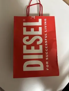 DIESEL ロゴ入り赤いギフトバッグ　袋のみ