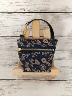 ミナペルホネン/C&Sコラボ刺繍生地使用 ミニポーチ ハンドメイド チェック N