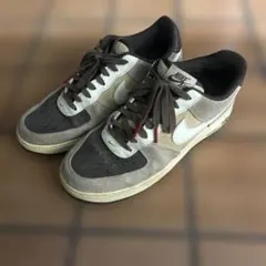 Nike Air Force 1 ブラウン ベージュ スニーカー