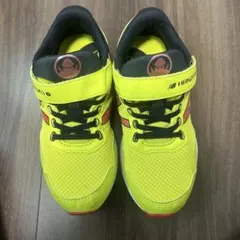 目立つ黄色！ニューバランス 19cm スニーカー 遠足・運動会にも◎