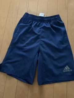 adidas ハーフパンツ140