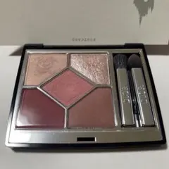 Dior アイシャドウ　サンク クルール　823