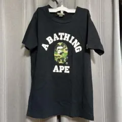A BATHING APE カモ柄ロゴ Tシャツ レディース Sのサムネイル