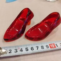 ガラスの赤い靴