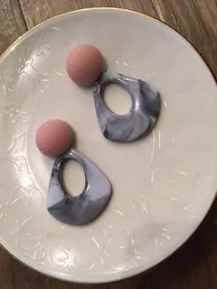 ピアス　イヤリング  2way くすみカラー　ピンク　グ