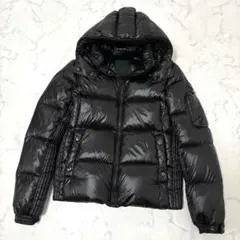 【極美品】人気モデル BELBO タトラス ダウンジャケット ブラック 01のサムネイル