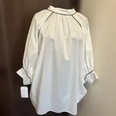 試着のみ！タグ付き黒ラインが可愛い！白シャツトップス