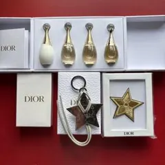 Dior クリスタル　ミニボトル、トランプ、キーホルダー、ピンバッチ　4点セット