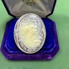 カメオブローチ、アンティーク　雑貨のサムネイル