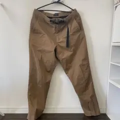 サタデーズ　パンツベージュ