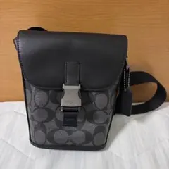 美品✨コーチ ボディバッグ 斜め掛け PVC シグネチャー C金具 メンズ