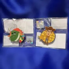 上海ディズニーランド　トイストーリー　ウッディ　レックス　ピンバッジ　セット