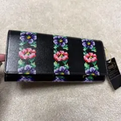 H*o様 FELIER 花柄長財布のサムネイル