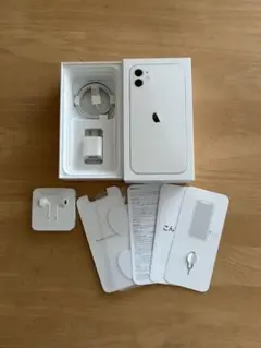 iPhone11 ホワイト　空箱　付属品付　純正イヤホン　充電器　ケーブル