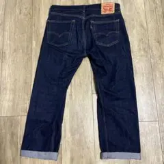 Levi's ダークブルー ストレートジーンズ