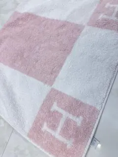 エルメス　大判ばすタオル　Hロゴ入りピンクチェックバスタオル