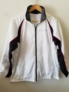 超美。newbalance裏地付きウインドブレーカー