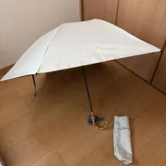 【1.2度使用美品】UVO 折りたたみ傘　３段折　オフホワイトのサムネイル