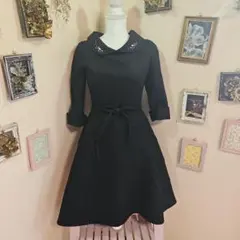 RUIRUE BOUTIQUE ルイルエブティック黒パール襟付きひざ丈ワンピース