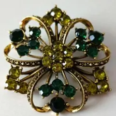 花形ブローチ 緑と黄緑のクリスタル