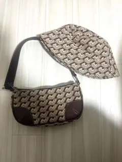 H&M ロゴ　バケハ　ショルダーバッグ　2点セットのサムネイル