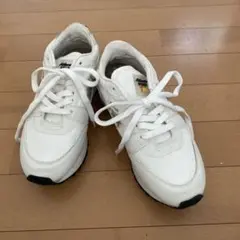 ホワイト スニーカーのサムネイル