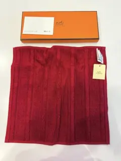 HERMES エルメス タオルハンカチ レッド 箱付き　30cm角のサムネイル