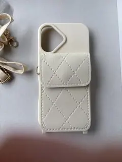 ホワイト キルティング iPhone16ケース ストラップ付き
