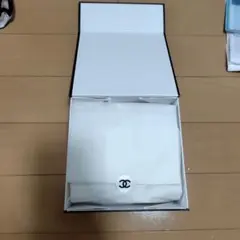 CHANEL 空箱 ギフトボックスのサムネイル