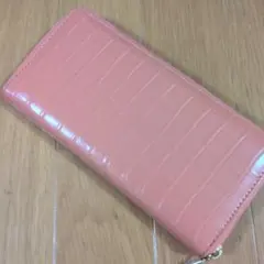クロコダイル調の型押し ラウンドファスナー長財布 ピンクのサムネイル
