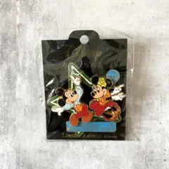 Disney 生誕 100周年 三人の騎士 ピンバッジ ピンズ - メルカリ