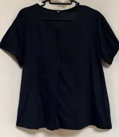UNIQLOタックTシャツカットソー黒 ユニクロキーネックトップス