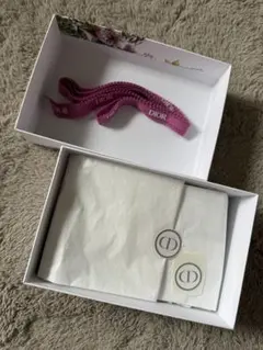 Dior 空箱 フラワー ギフトボックス リボン付き 緩衝材あり