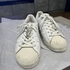 adidas ホワイト スニーカー