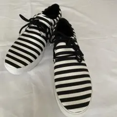 SUPRA スニーカー ストライプ柄 ブラック ホワイトのサムネイル